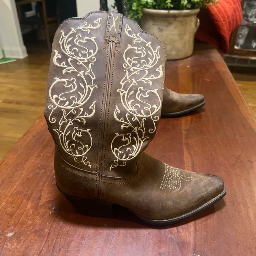 Brown Western Cowboy Boots with Embroidery